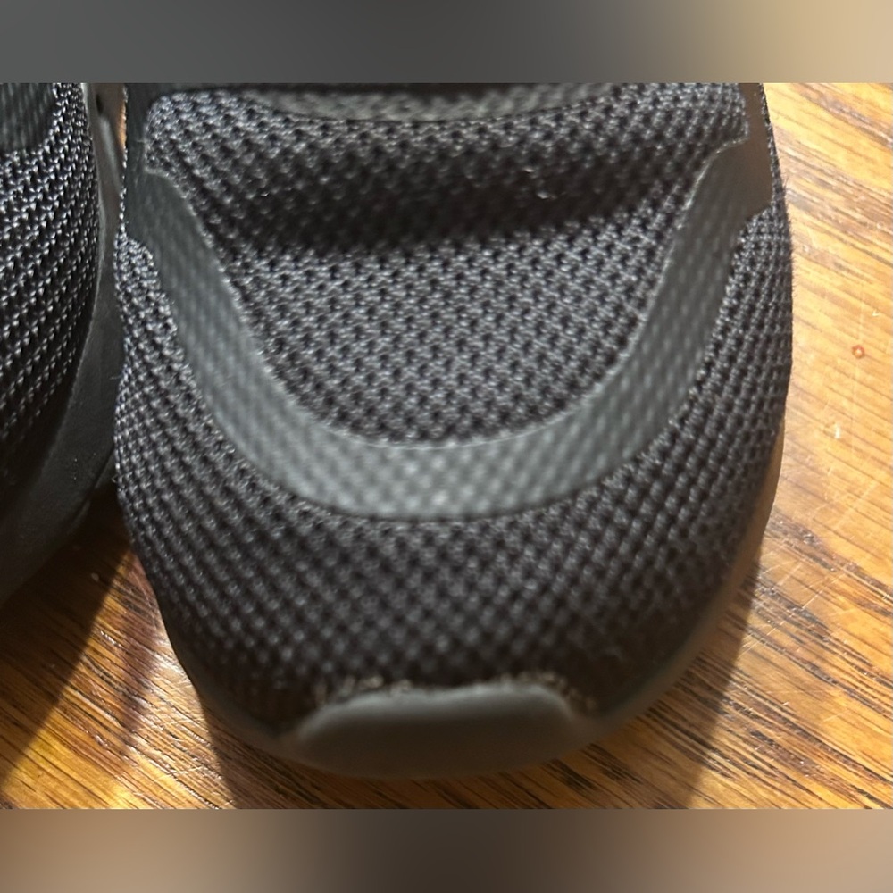 Black Adidas - Picture 6 of 6